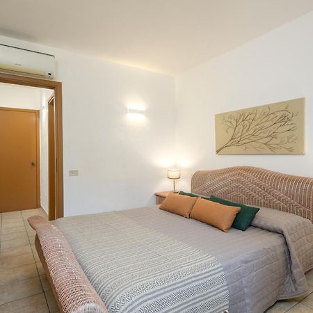 Hotel Moderno Ольбія Екстер'єр фото