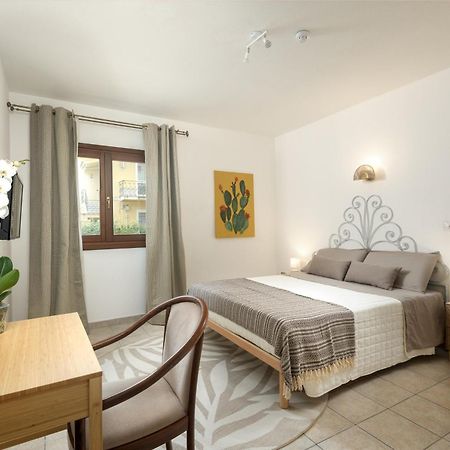 Hotel Moderno Ольбія Екстер'єр фото