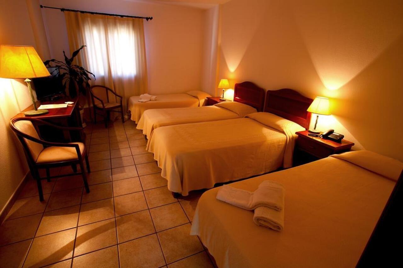 Hotel Moderno Ольбія Екстер'єр фото