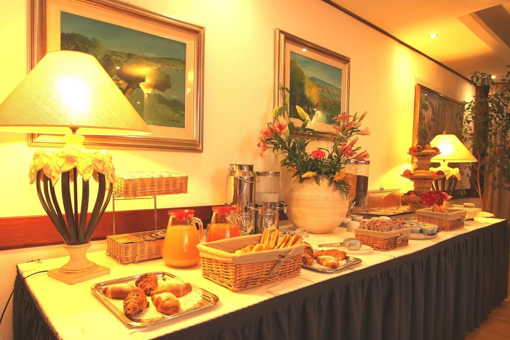 Hotel Moderno Ольбія Екстер'єр фото