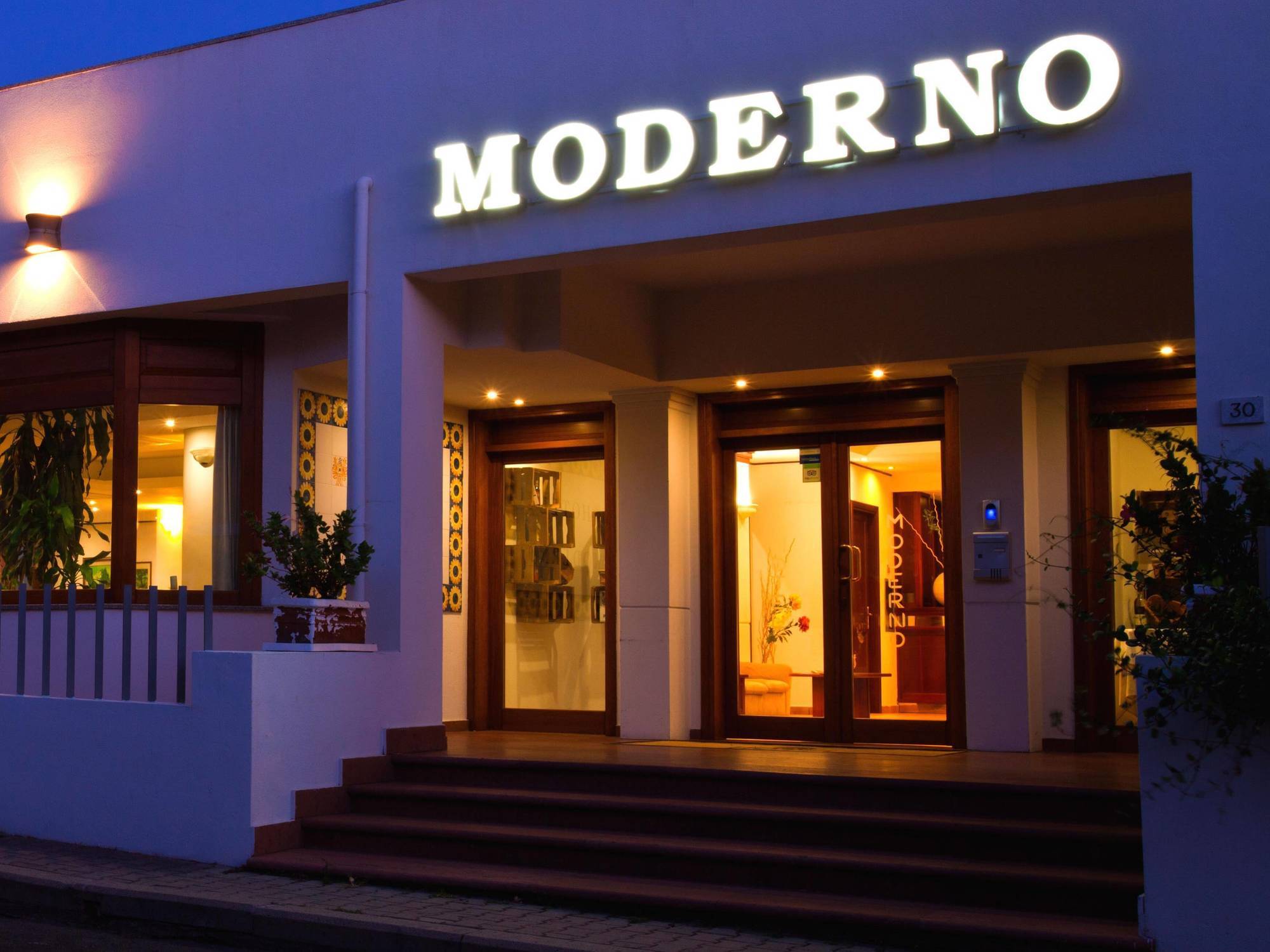 Hotel Moderno Ольбія Екстер'єр фото